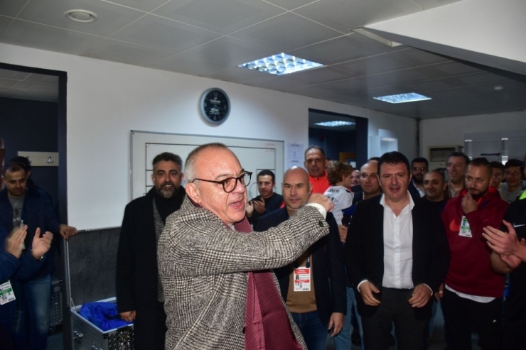 Başkan Ergün’den Manisa Fk’lı Futbolculara Kutlama