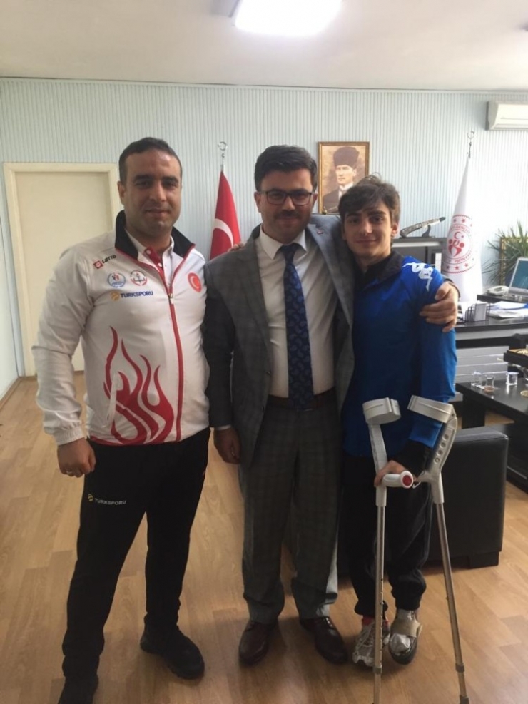 Bedensel Engelli Muhammet Türkiye İkincisi Oldu