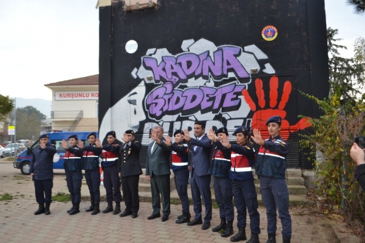 Kadın Astsubaylar, "Kadına Şiddete Dur" Dedi