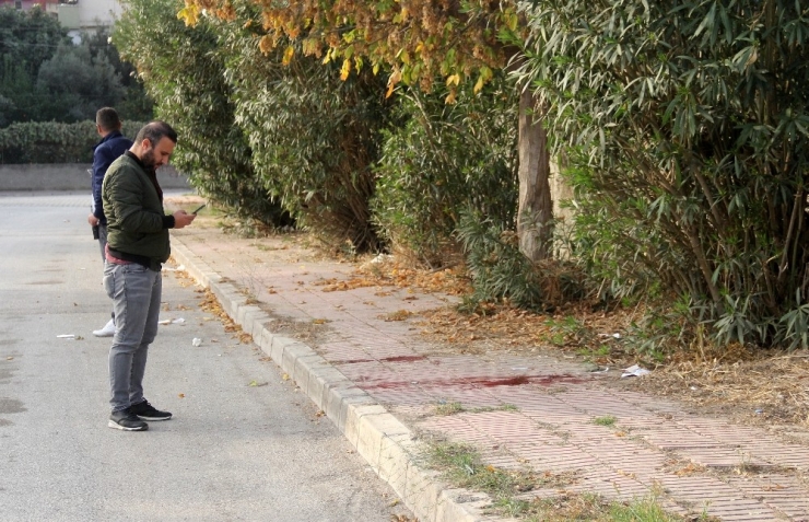 Adana’da Boğazından Bıçaklanmış Kadın Bulundu