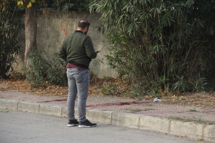 Adana’da Boğazından Bıçaklanmış Kadın Bulundu