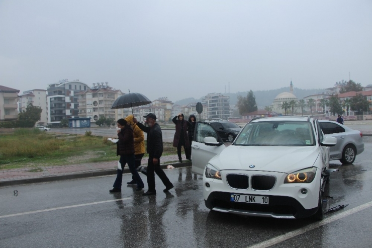 Antalya’da Trafik Kazası: 1 Yaralı