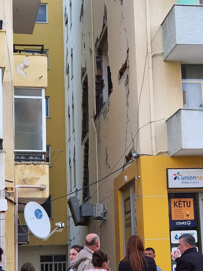 Arnavutluk Depreminde Ölü Sayısı 6’ya Yükseldi