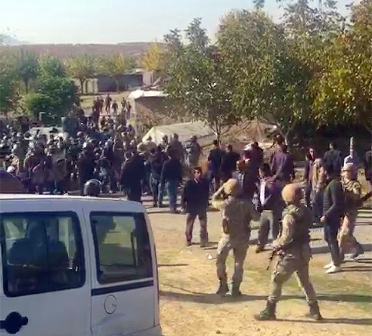 Kaçak Elektrik Kontrolünü Engelleyenlere Jandarma Müdahale Etti