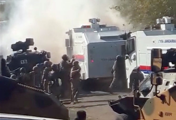 Kaçak Elektrik Kontrolünü Engelleyenlere Jandarma Müdahale Etti