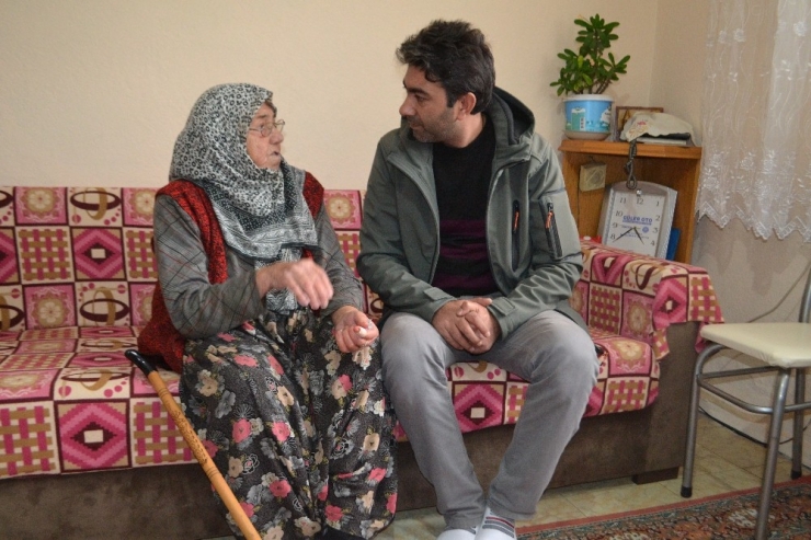 89 Yaşındaki Yaşlı Kadının Emekli Maaşını Çaldılar