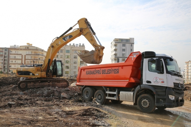 Büyüyen Karaköprü’ye Yeni Yollar Kazandırılıyor