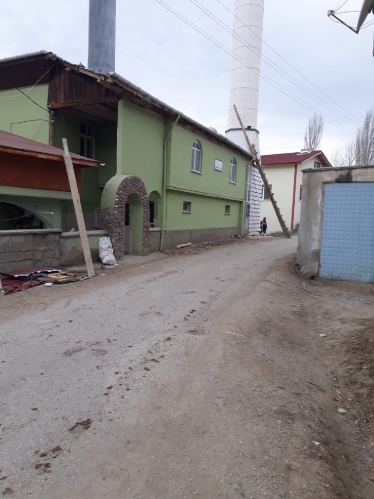 Çatıdan Düşen Şahıs Hayatını Kaybetti