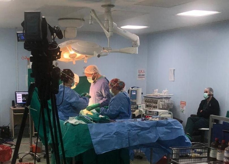 Iraklı Beyin Cerrahlarına Canlı Yayınla Ameliyat Eğitimi