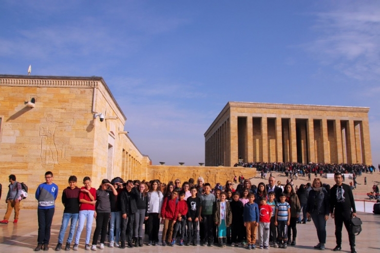 Eskişehir Anadolu Yıldızları Spor Kulübü Öğrencilerini Anıtkabir Ziyareti
