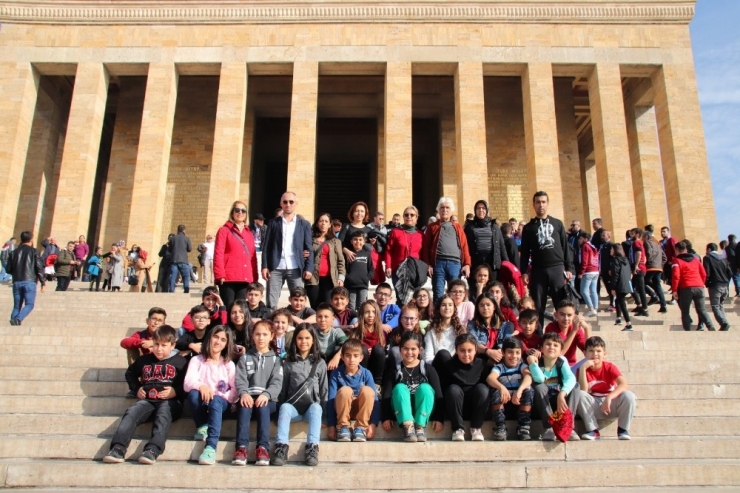 Eskişehir Anadolu Yıldızları Spor Kulübü Öğrencilerini Anıtkabir Ziyareti