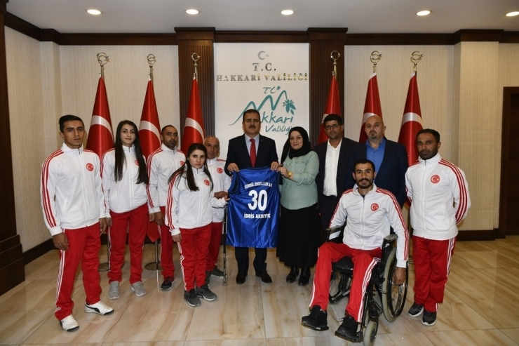 Sümbülspor Kulübünden Vali Akbıyık’a Ziyaret