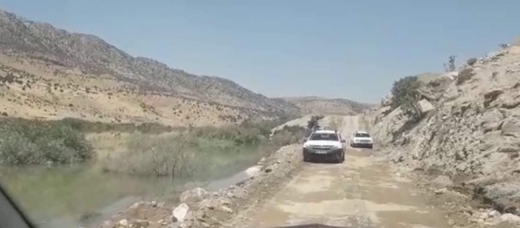 Baraj Suları Yükseldi, İlerleyemeyen Araçlar Geri Dönmek Zorunda Kaldı