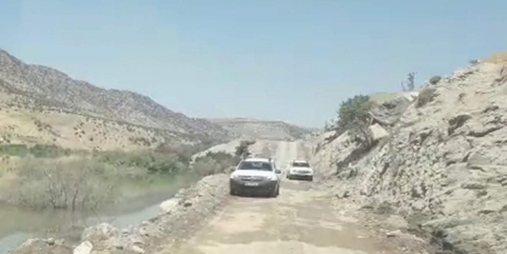 Baraj Suları Yükseldi, İlerleyemeyen Araçlar Geri Dönmek Zorunda Kaldı