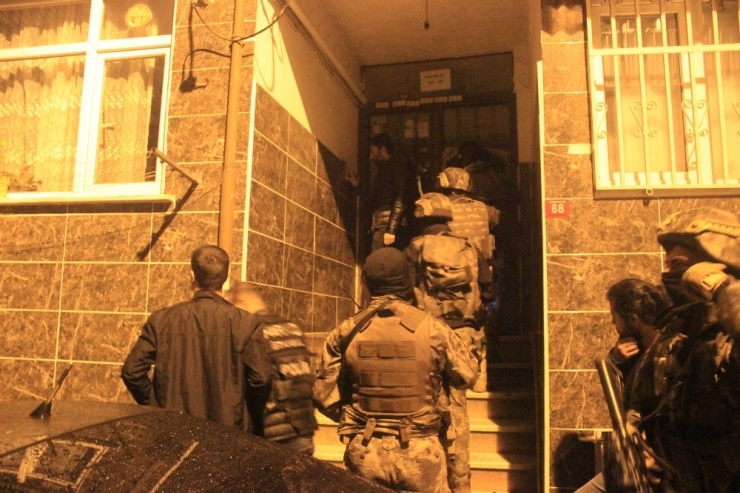 Fatih Ve Beyoığlu’nda Uyuşturucu Operasyonu: 40 Gözaltı