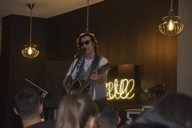 Kağızman’da Ayna Grubu Solisti Erhan Güleryüz Rüzgarı