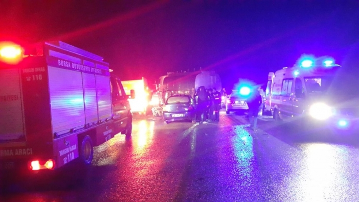 Hurdaya Dönen Araç İçinde Sıkışan Çift 45 Dakikada Kurtarıldı