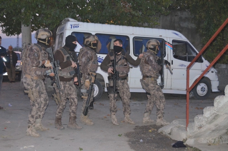 Osmaniye’de Arananlara ’Droneli’ Şafak Operasyonu