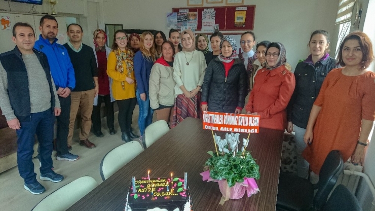 Seyitgazi Çok Programlı Anadolu Lisesi’nde Öğretmen Günü Kutlandı