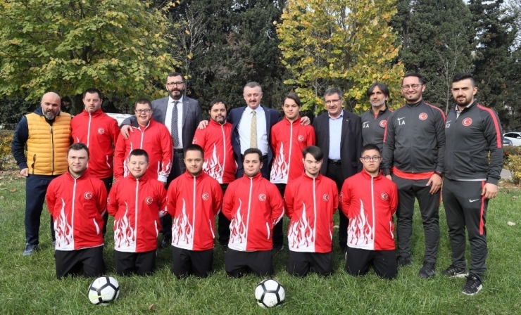 Down Sendromlular Futsal Milli Takımı’ndan Dünya Şampiyonluğu Sözü