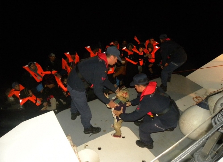 Ayvalık’ta 143 Mülteci Yakalandı