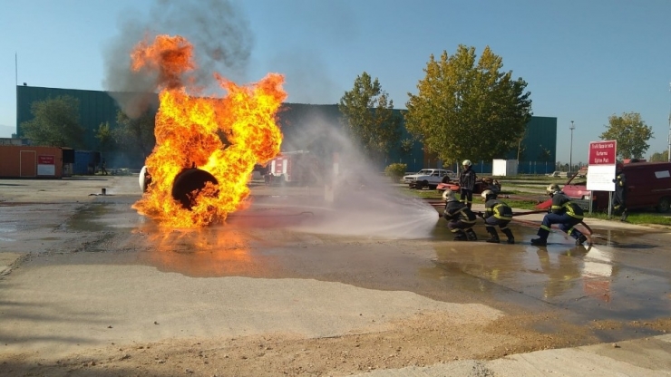 Şuhut Belediyesi İtfaiye Amiri Taşpınar, İtfaiyeci Yetiştirme Eğitimlerine Katıldı