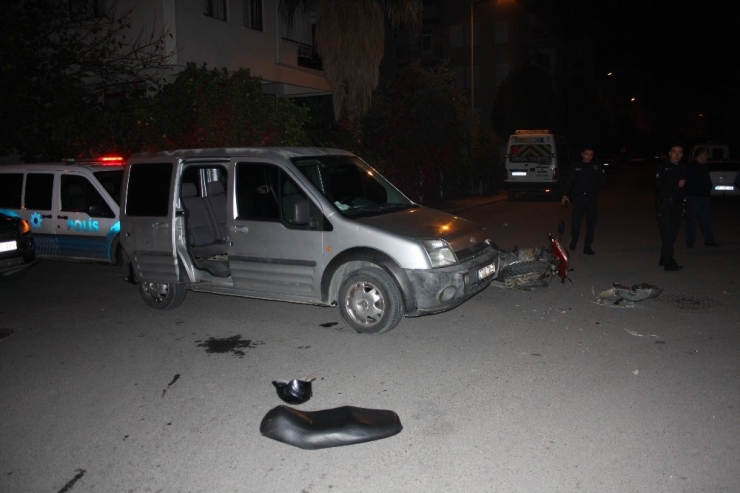 Kaza Yapan Motosiklet Sürücüsü Kaskı Sayesinde Kazayı Ucuz Atlattı