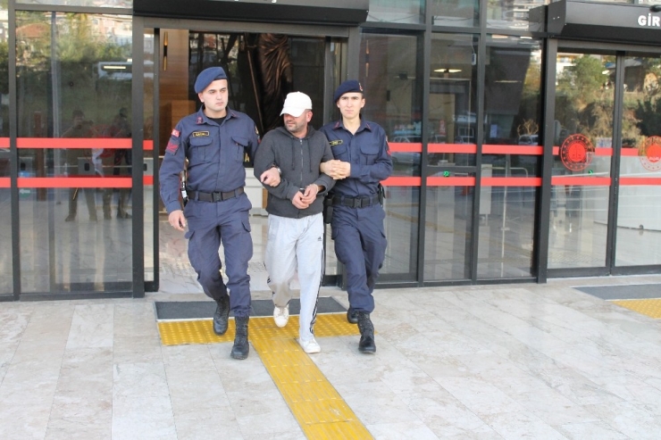 Alanya’da 4 Yıl 8 Ay Hapis Cezasıyla Aranan Cezaevi Firarisi Yakalandı