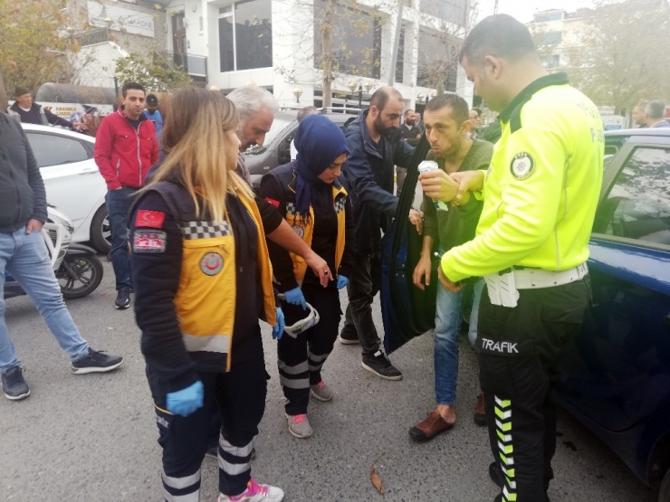 Şeker Hastası Sürücü Krize Girdi, Yol Boyunca 4 Araca Çarptıktan Sonra Durabildi