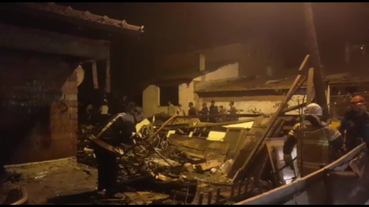 Üç Kişinin Yaşadığı Ev Küle Döndü