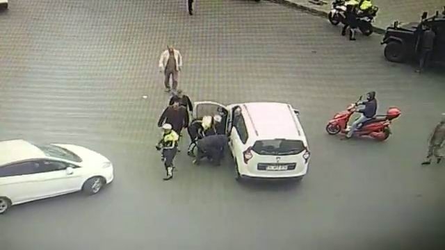 Dili Boğazına Kaçan Sürücünün Hayatını Polis Kurtardı