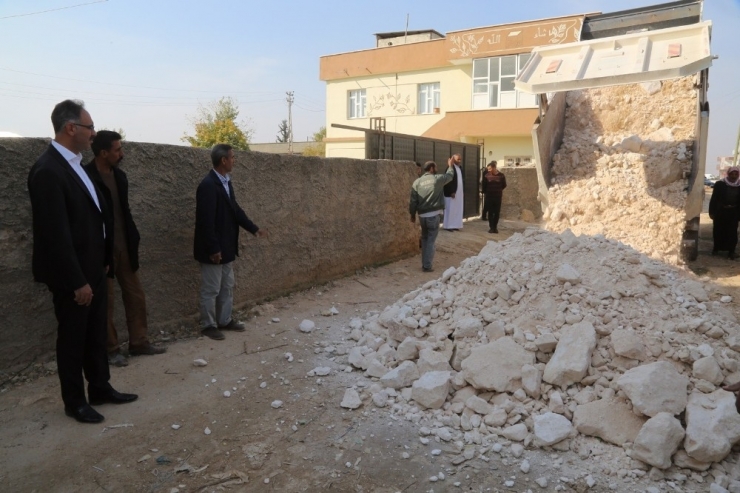 Eyyübiye Kırsalında Yol Yapım Çalışmaları Sürüyor