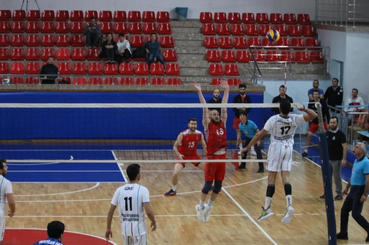 Kağıtspor Voleybolda Tam Gaz