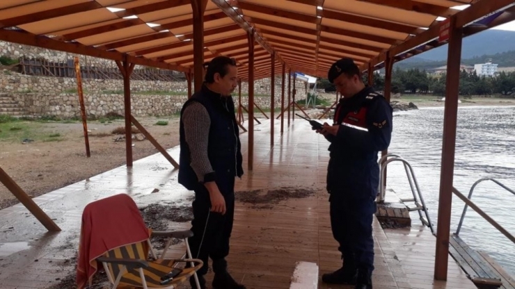 İzmir’de Jandarmadan Huzur Operasyonu: 18 Kişi Yakalandı