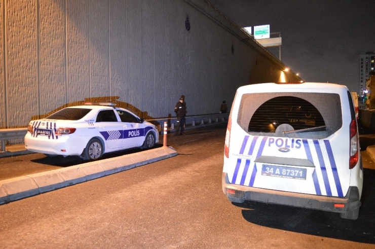 Şoförle Tartışıp Ambulansa Kurşun Yağdırdılar