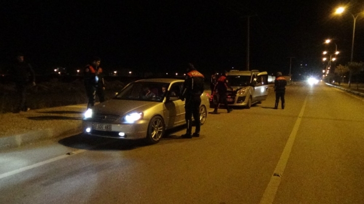 Osmaniye’de Uygulamada Silah Ve Uyuşturucu Ele Geçirildi