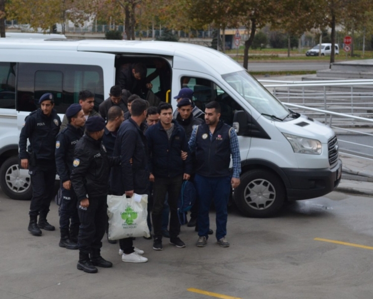 Tekirdağ Merkezli 7 İlde Fetö Operasyonu: 13 Kişi Adliyeye Sevk Edildi