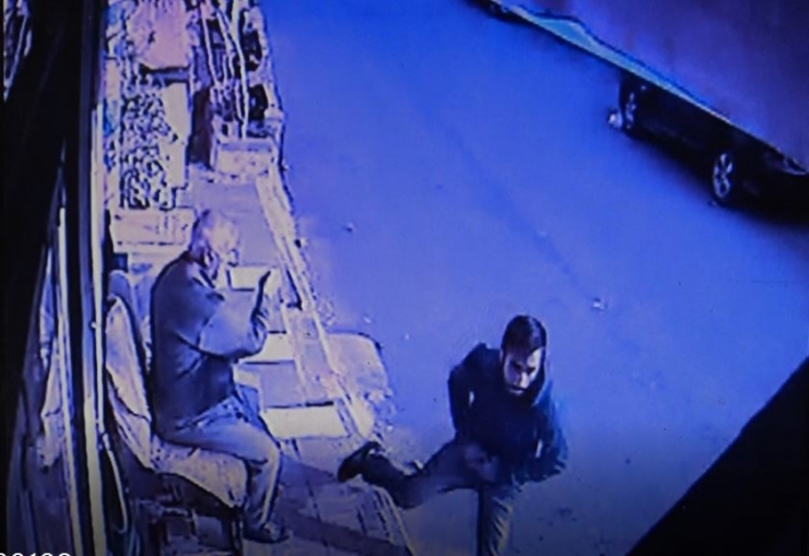 Tokalaşma Bahanesiyle Yaşlı Adamın Emekli Maaşını Alıp Kaçtı