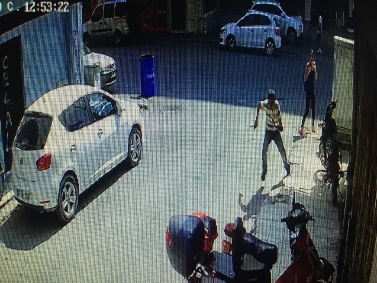 Genç Kadının Çığlığı Kapkaççıyı Yakalattı