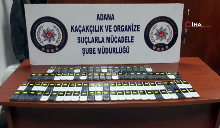Kargoyla Cep Telefonu Kaçakçılığına Polis Engeli