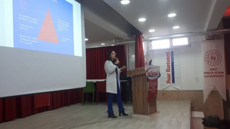 Şuhut’ta Öğrencilere ’’Sporcularda Sağlıklı Beslenme’’ Konulu Seminer
