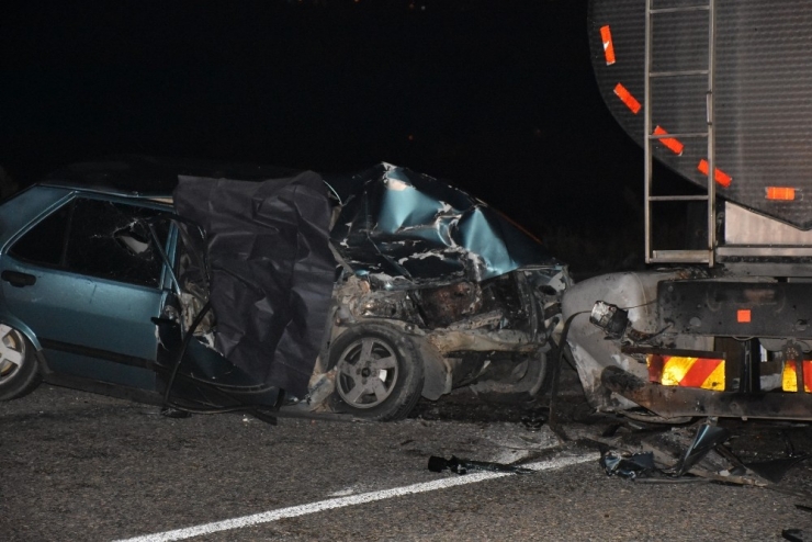 Lastiği Patlayan Süt Tankeri Faciaya Sebep Oldu