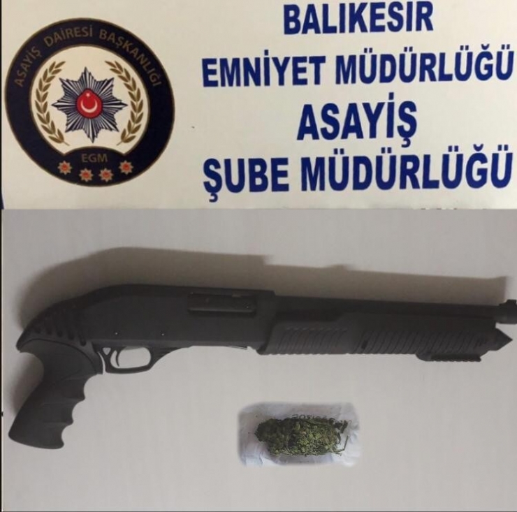 Balıkesir’de Polis 16 Aranan Şahsı Yakaladı