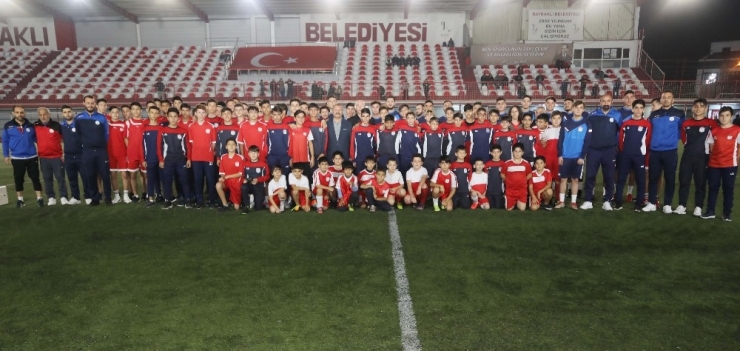 Bayraklı Belediyesi Futbol A Takımı Sezonu Açtı
