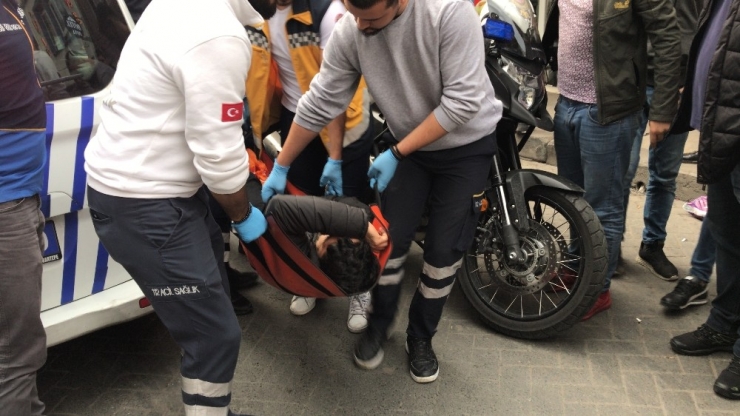 Beyoğlu’nda Kimliği Belirsiz Kişi Veya Kişiler İnternet Kafe Taradı. Olay Yerine Sağlık Ve Polis Ekipleri Sevk Edildi. Yaralıların Olduğu Öğrenildi.