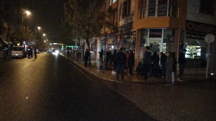 Düzce’de Doğalgaz Kaçağı Bina Sakinlerini Sokağa Döktü