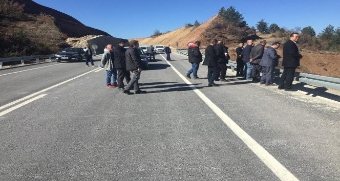 Göçen Yol Tekrar Trafiğe Açıldı