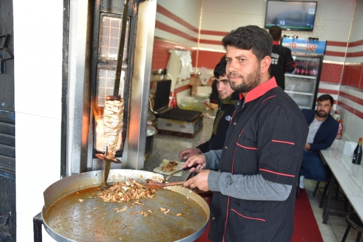İş Yerini Açtığı Anda Neye Uğradığını Şaşırdı
