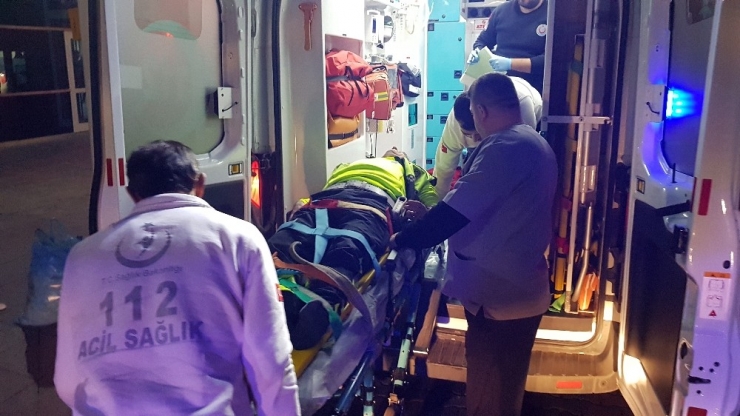 "Dur" İhtarına Uymayan Alkollü Sürücünün Çarptığı Trafik Polisi Yaralandı