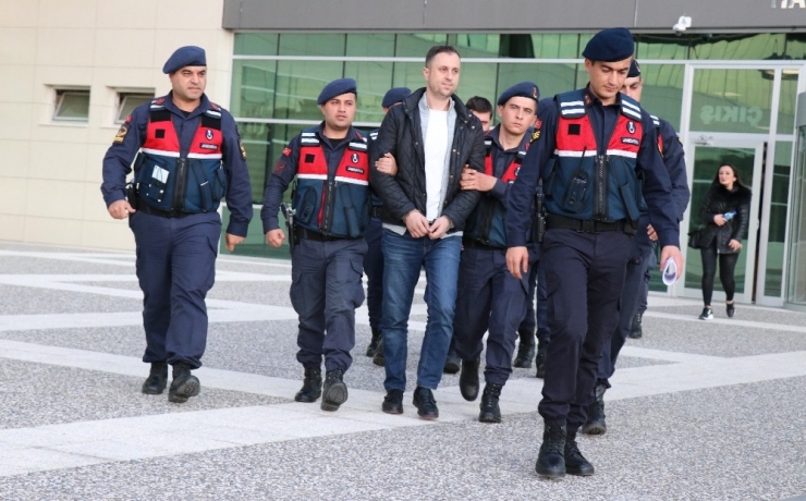 250 Kilometre Takip Ettikleri İş Adamının 98 Bin Eurosunu Çaldılar